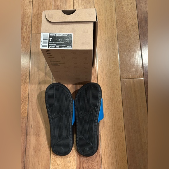 Nike NIB Blue Logo and Black Sole Benassi JDI Women’s Slides - Picture 4 of 7